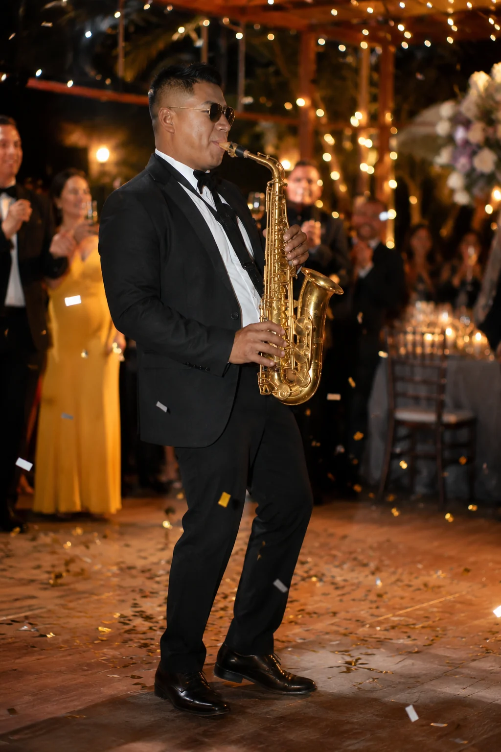 Cairo Sax tocando saxofón en una celebración especial
